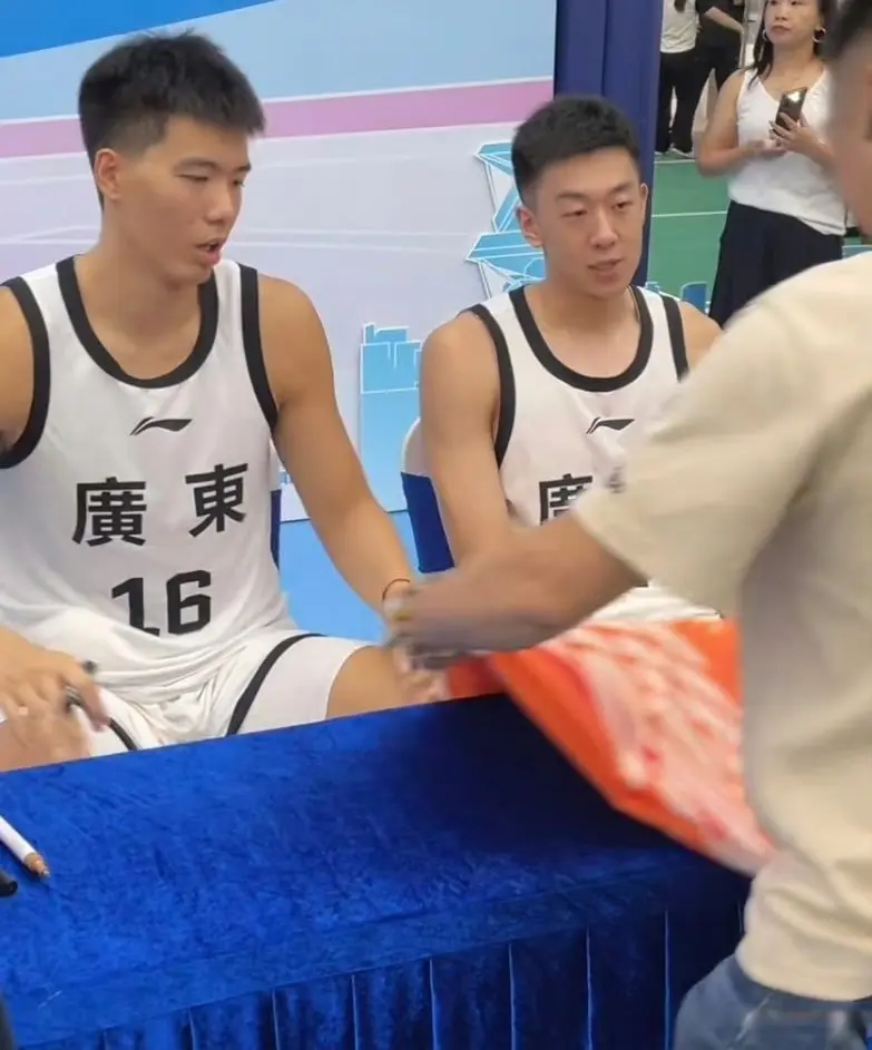 龙狮的环境, 也得到了崔