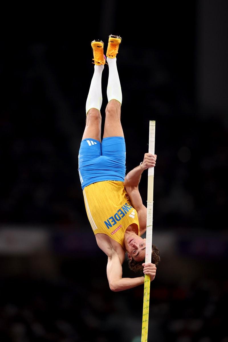 新壁垒, 体育场所能, 传奇人物布 新壁垒, 体育场所能, 传奇人物布